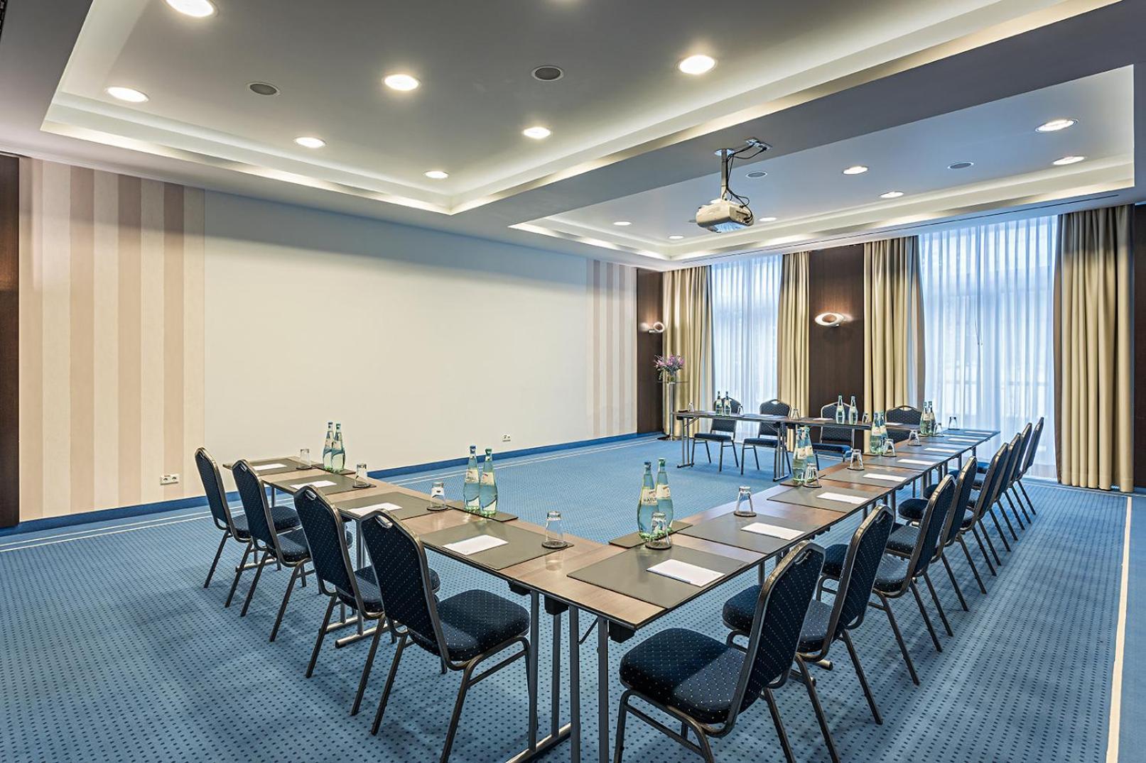 Отель Pestana Tiergarten 4*